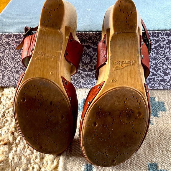 Brown leather wedge or closed toe sandals by Dansko - Picture 5 of 5